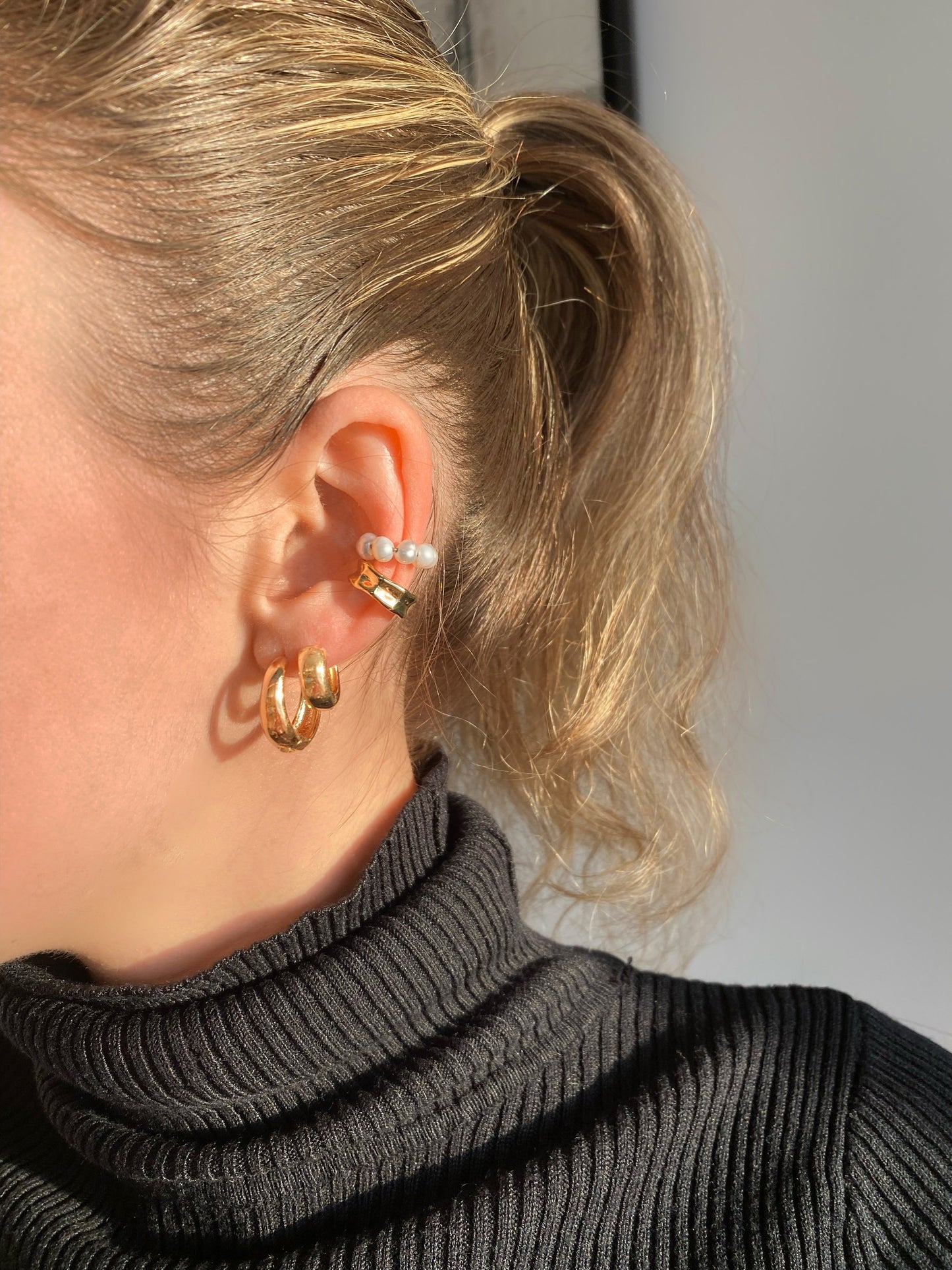 ROMEO - Timeless Chunky Small Gold Hoops Earrings ∙ 14mm
