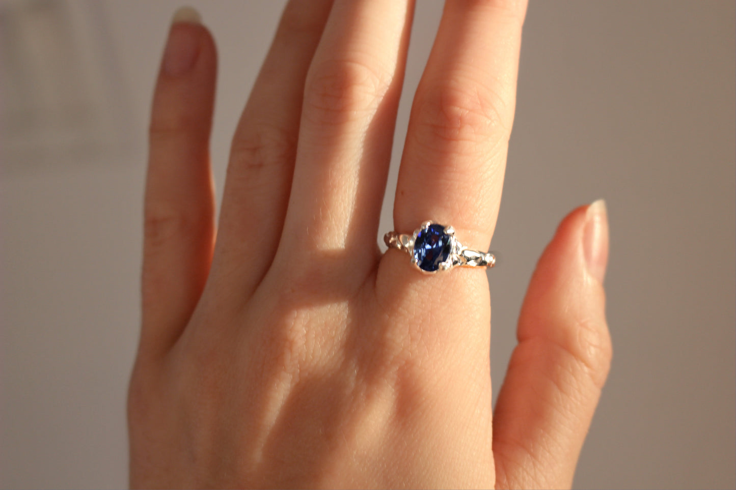 Waterproof ∙ Blue Sapphire Zirconia Ring in 925 sterling silver ∙ Oval cut ∙ Adjustable Ring ∙ Irregular shape ∙ Gift for her