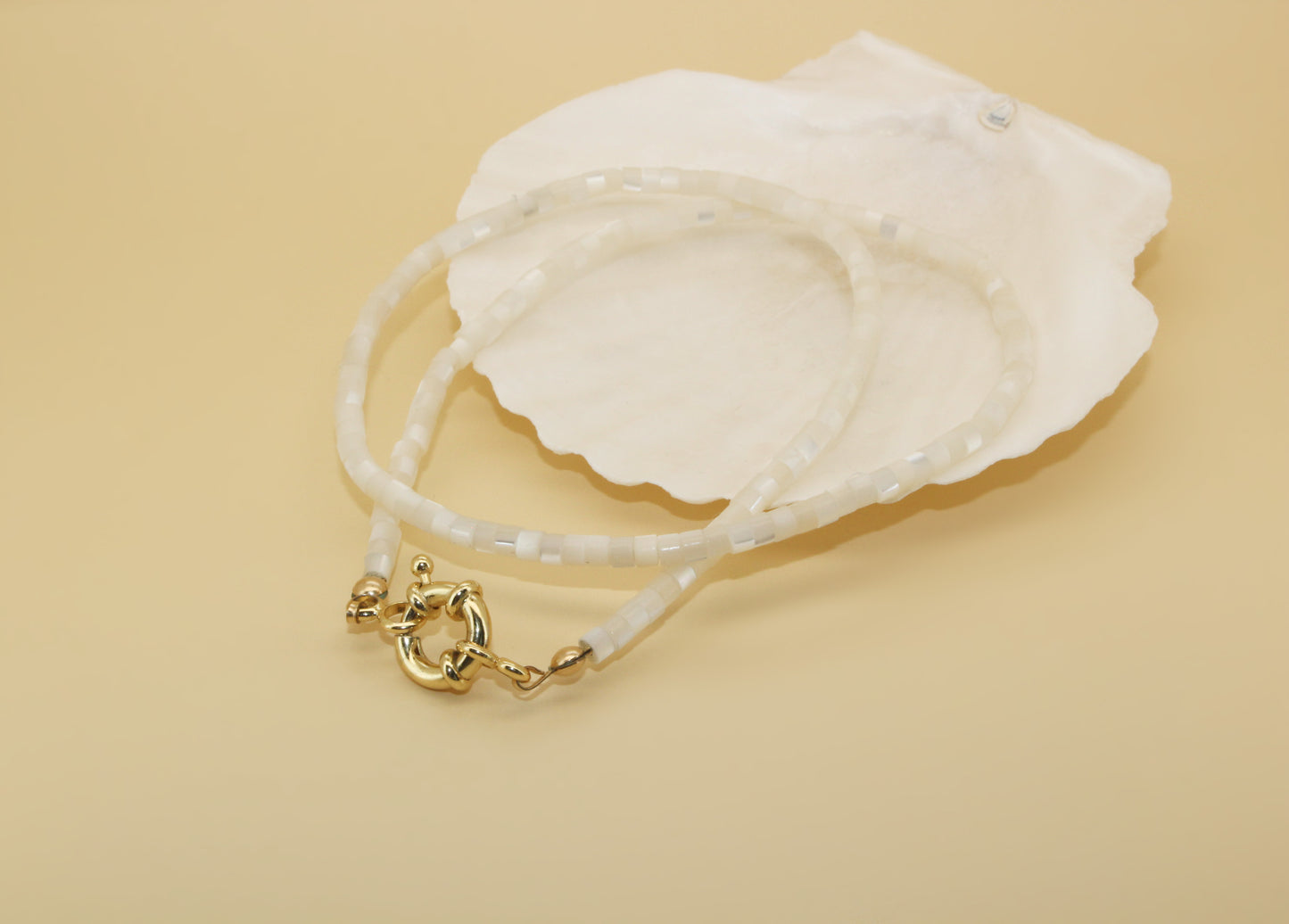 Natural Shell Beads Choker Style Necklace ∙ Mother of Pearl Shell 16''