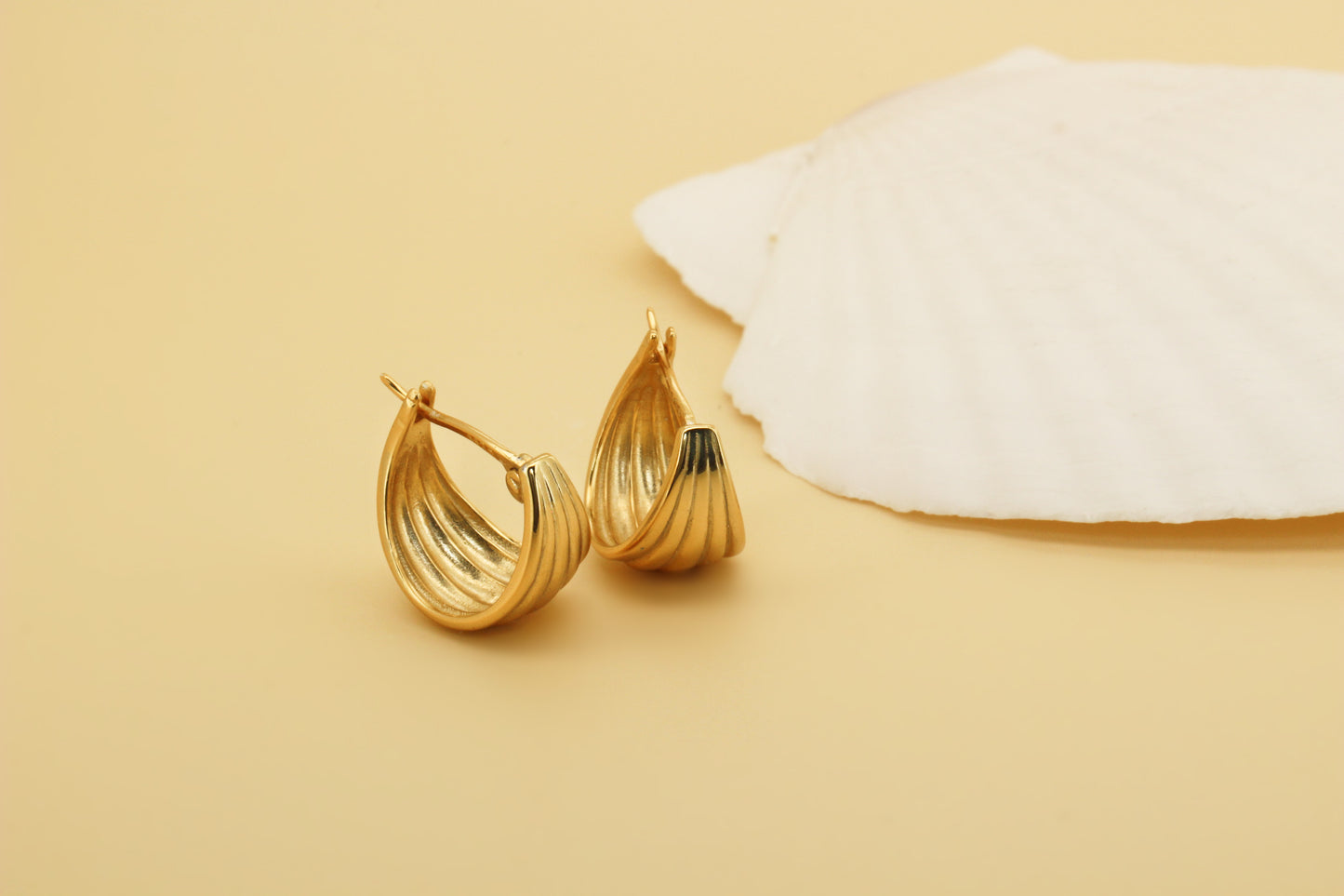 ARIEL - Shell Hoops Earrings in 925 Sterling Silver 18K Gold