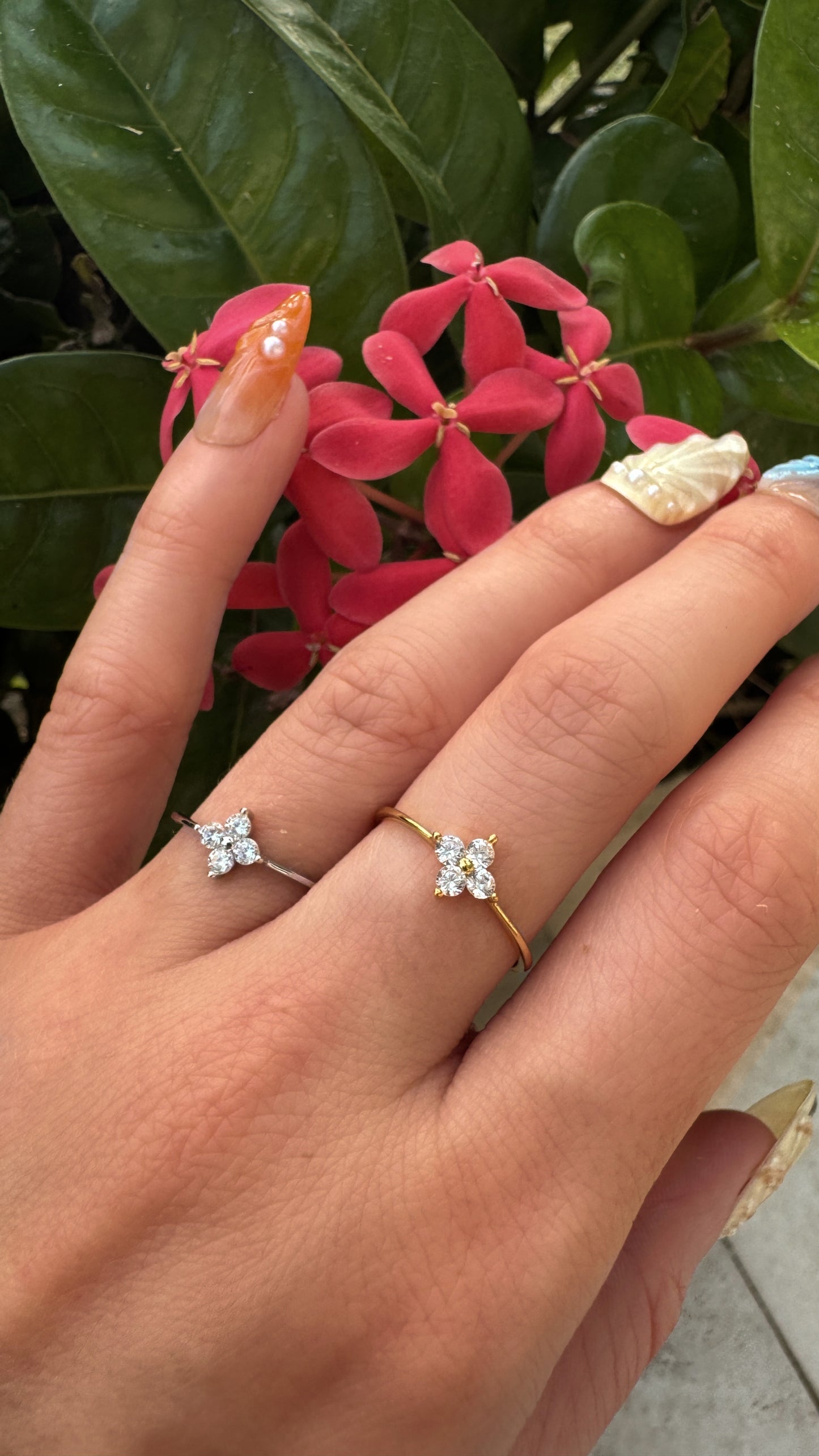 Floral Flower Diamond Ring For Her · 18k Gold and 925 Sterling Silver Ring