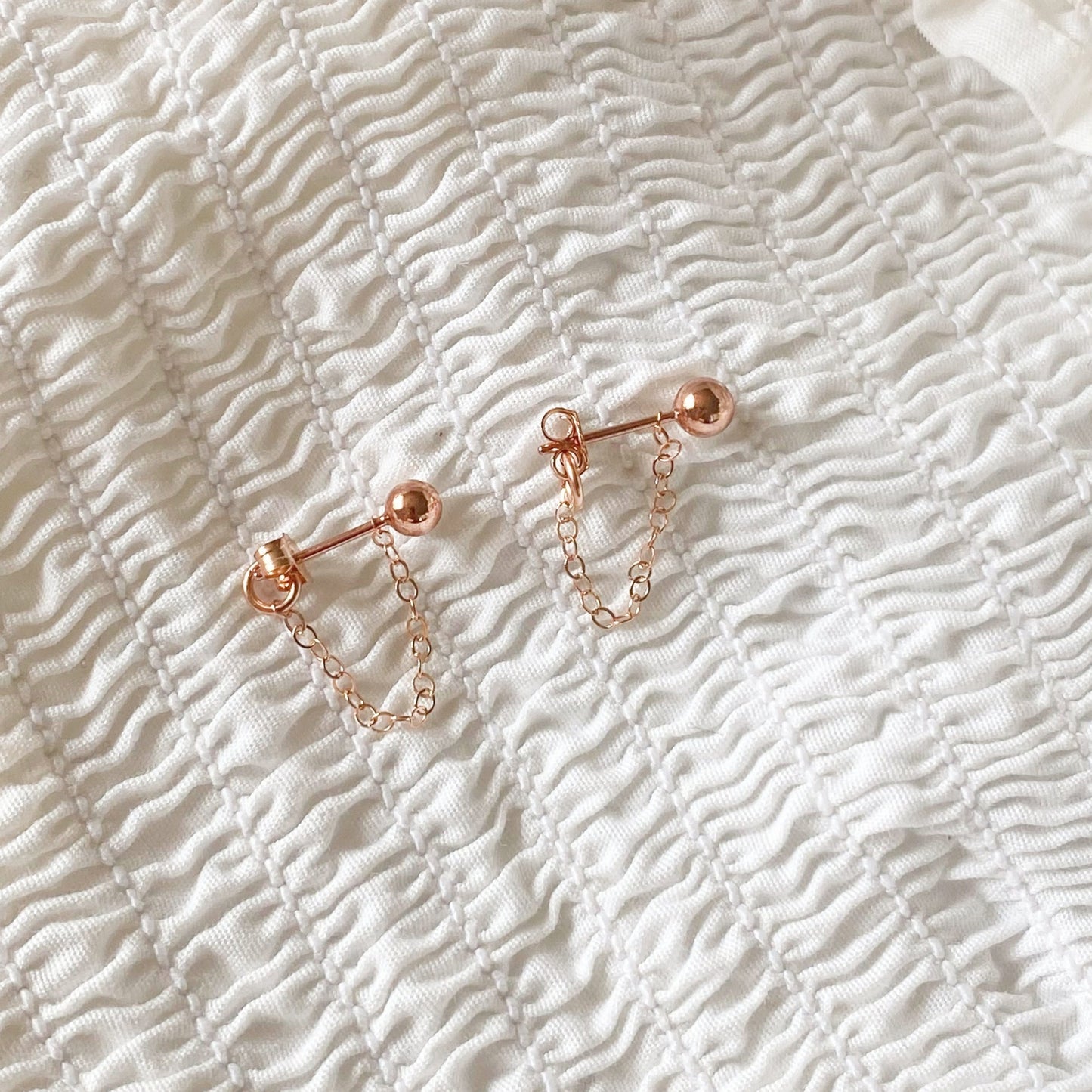 Boucles d'oreilles en or rose rempli 14K Chaîne avant arrière Boucles d'oreilles Idée cadeau Écouteurs et puces Avant arrière