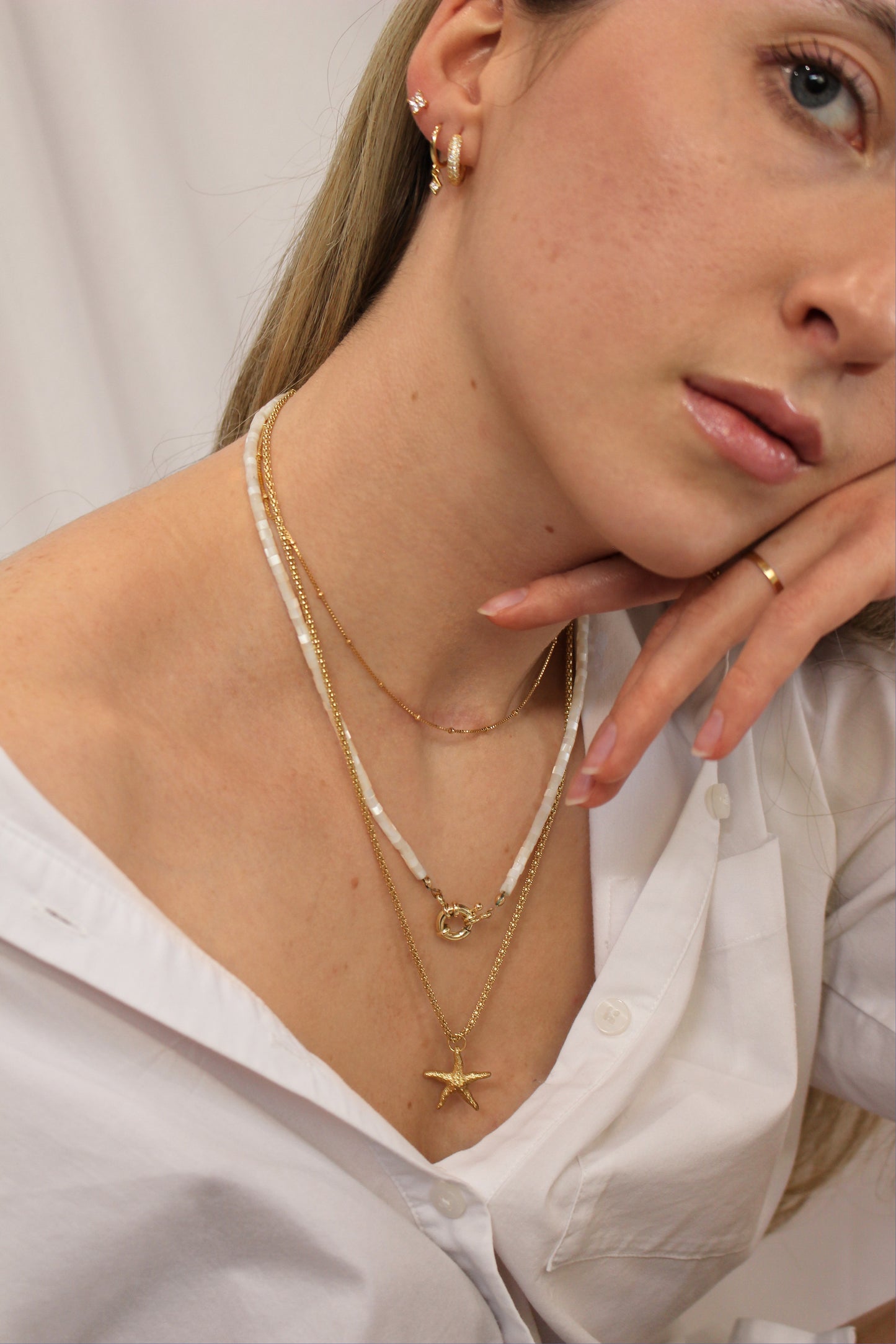 Natural Shell Beads Choker Style Necklace ∙ Mother of Pearl Shell 16''