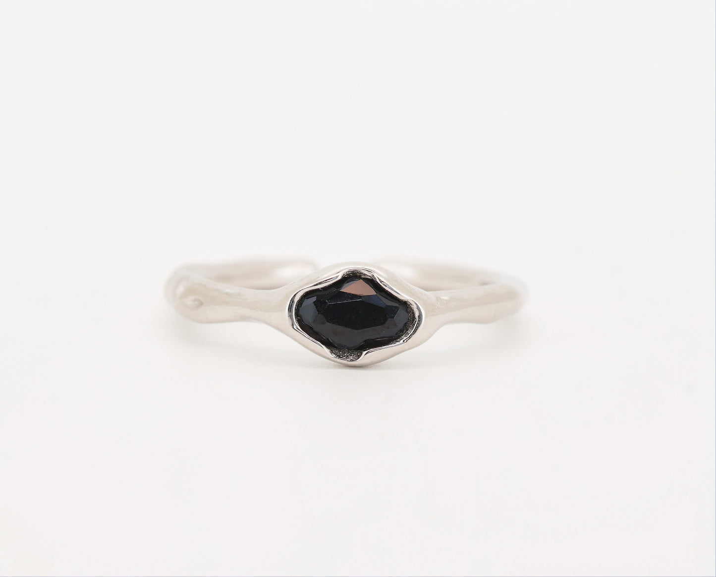TRESOR - Sparkling Zirconia Ring in 925 sterling silver ∙ Water Element
