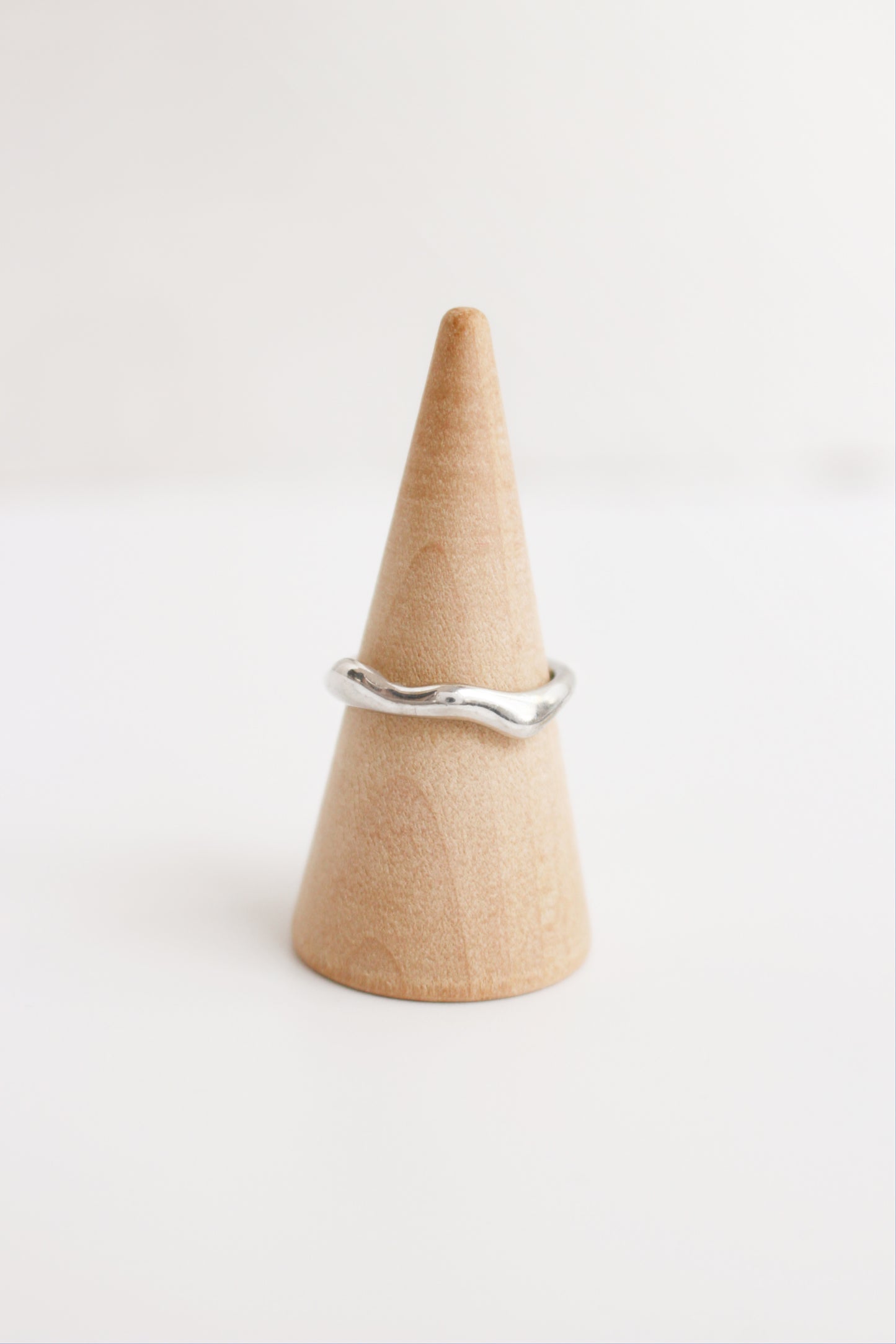 925 Sterling Silver Water Element Ring ∙ Wavy Ring ∙ Plain Curved Abstracted Ring