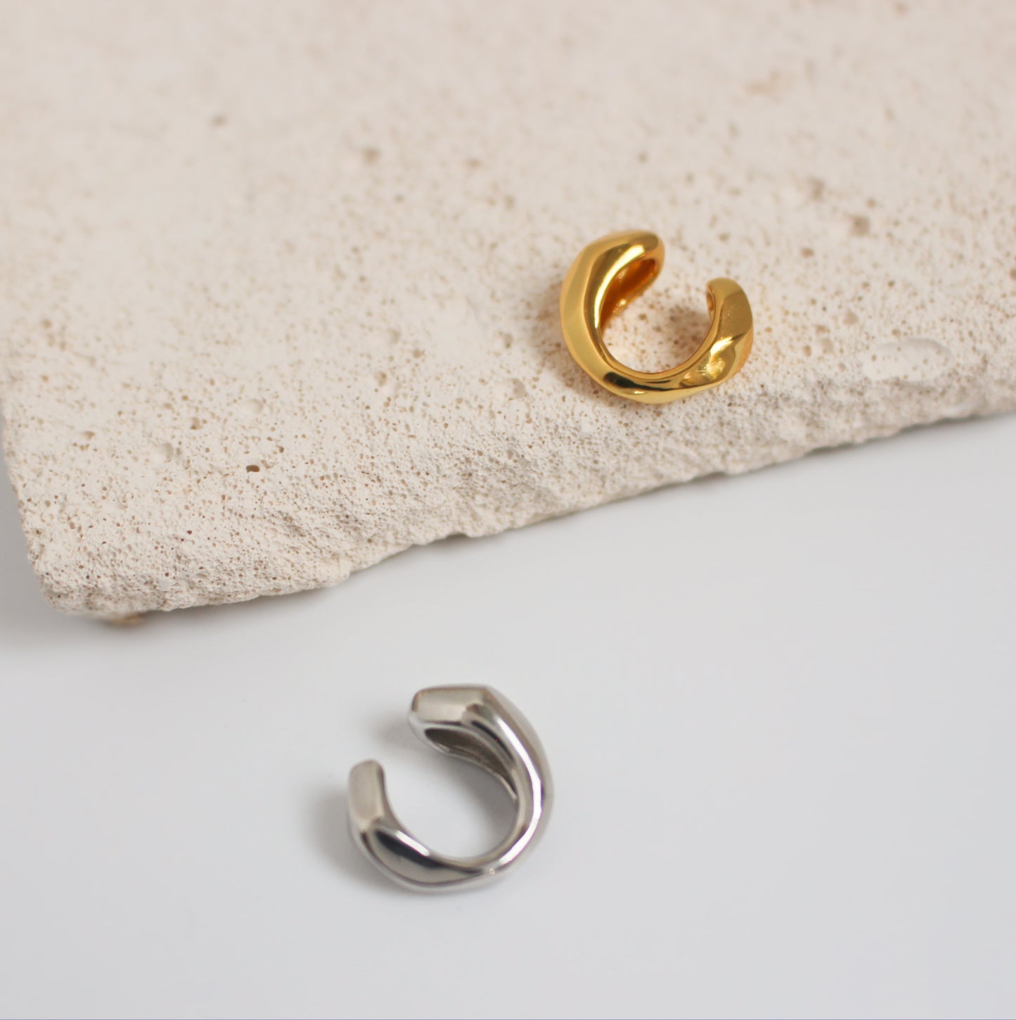 INESS - Manchette d'oreille en argent sterling 925 | Boucles d'oreilles en or à forme organique