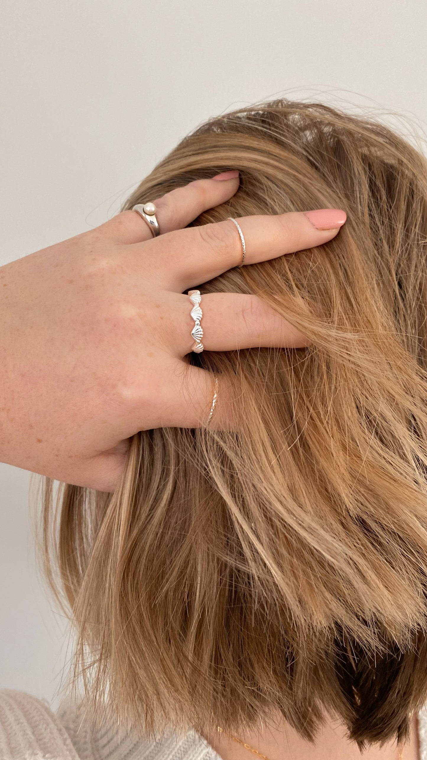 1x Dainty Ring in 925 Sterling Silver ∙ Fine Stackable rings ∙ 100% silver ∙ Waterproof & Tarnish Free ∙ Sparkling Ring ∙ Thin Band Ring