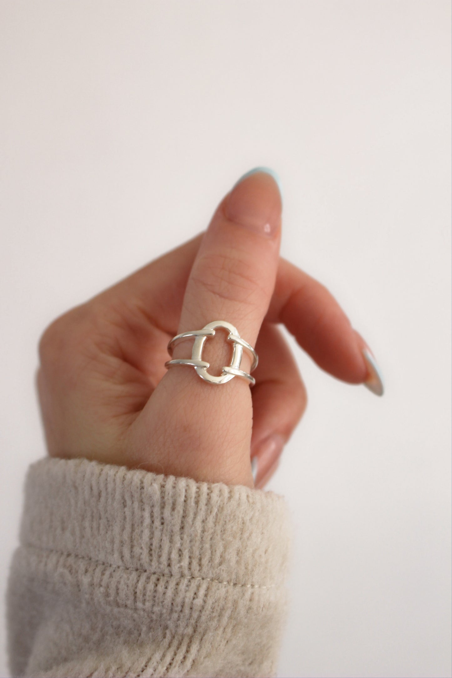 Chunky Circle Knot Ring in Solid 925 Sterling Silver ∙ Thumb Rings for Woman