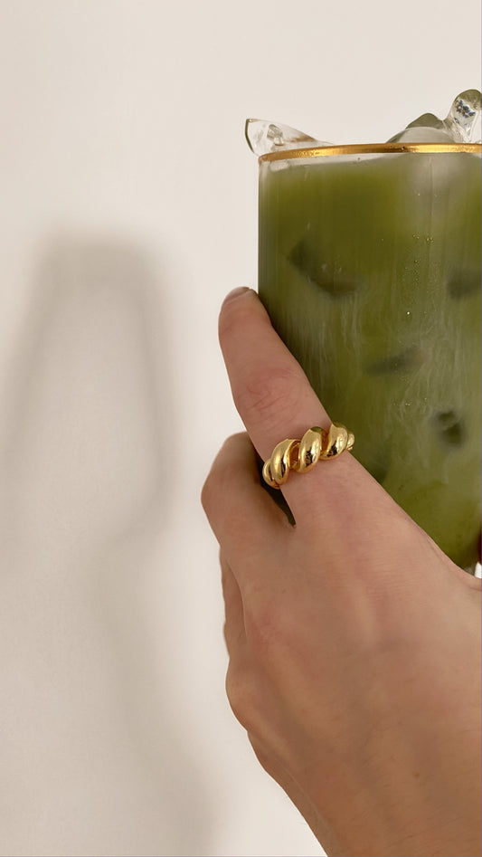 CROISSANT ∙ 925 Sterling Silver Ribbon Ring ∙ Candy Ring ∙ Twisted Gold Ring ∙ Unique Solid Silver Signet ∙ Adjustable Ring Creation Megane