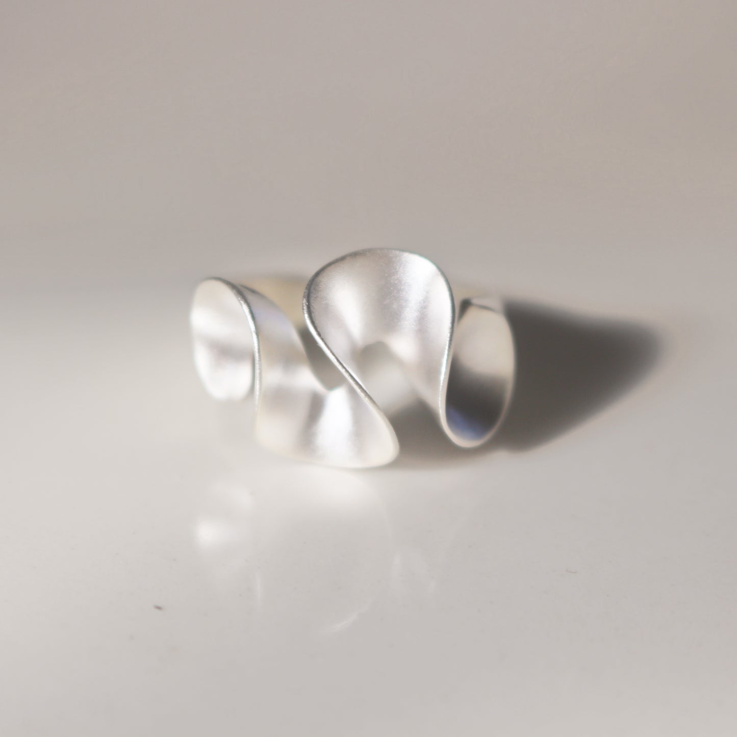 Ribbon Spiral Twist Ring in 925 Sterling Silver