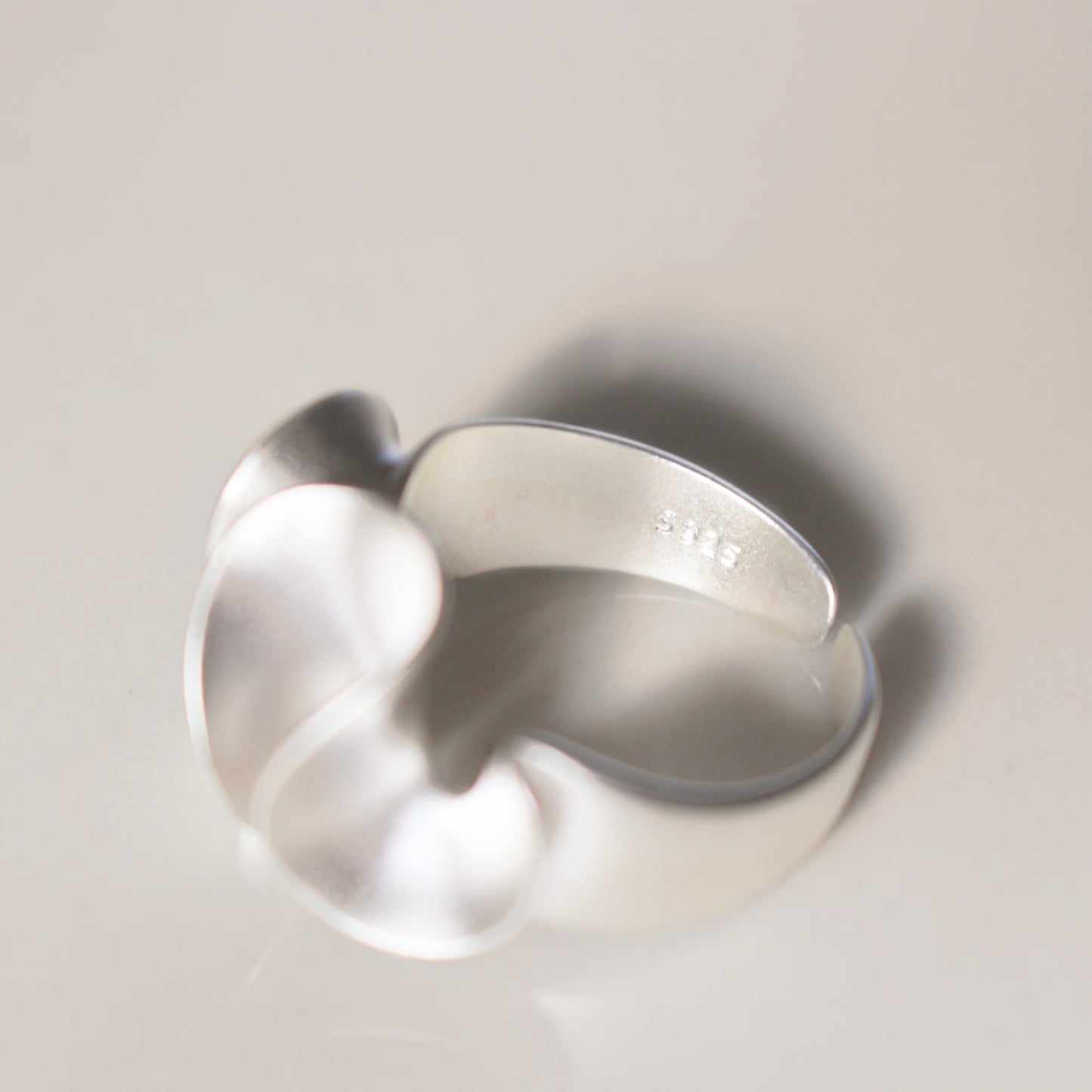Ribbon Spiral Twist Ring in 925 Sterling Silver