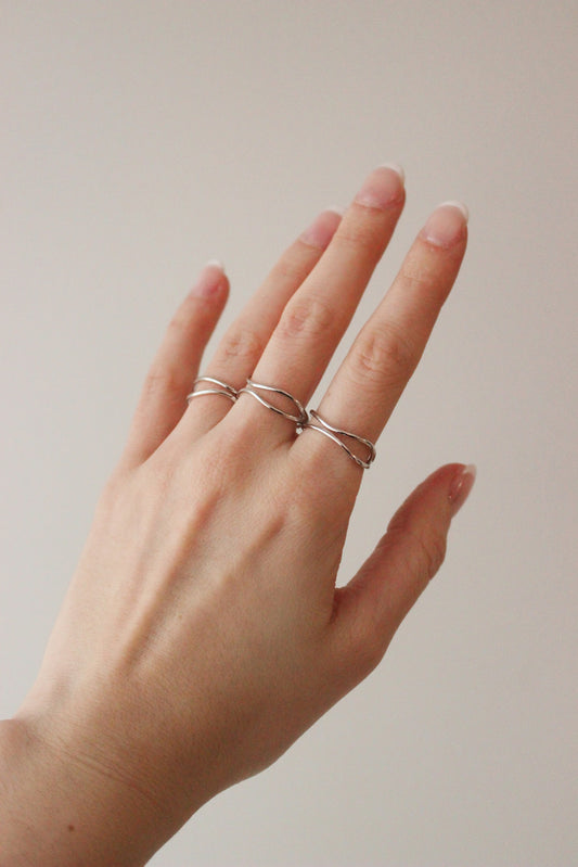 925 Sterling Silver Wavy Ring ∙ Dainty Interweaving Ring