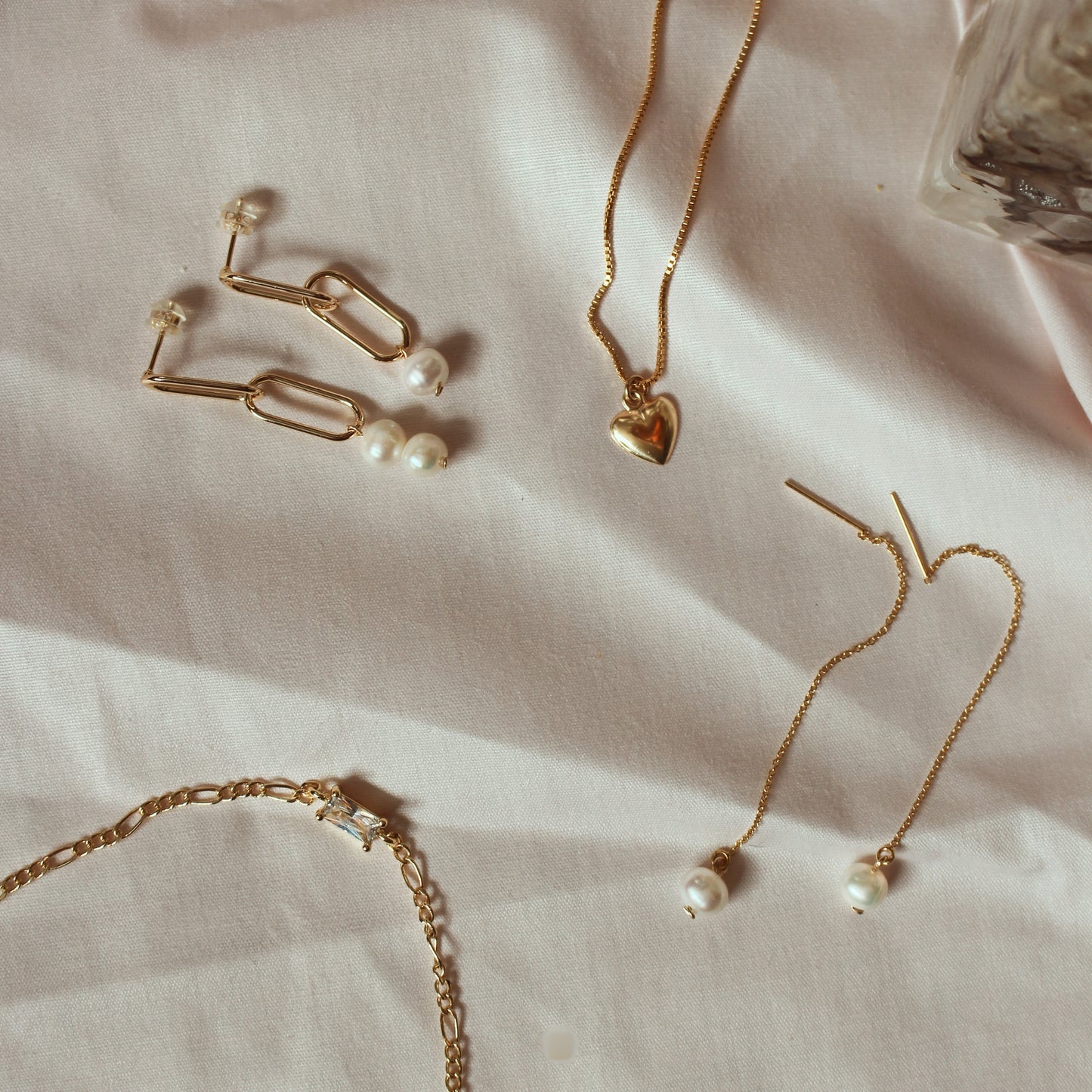 Dangling pearl earrings - Long Threader Pearls Earrings in 14kGF · gold earrings