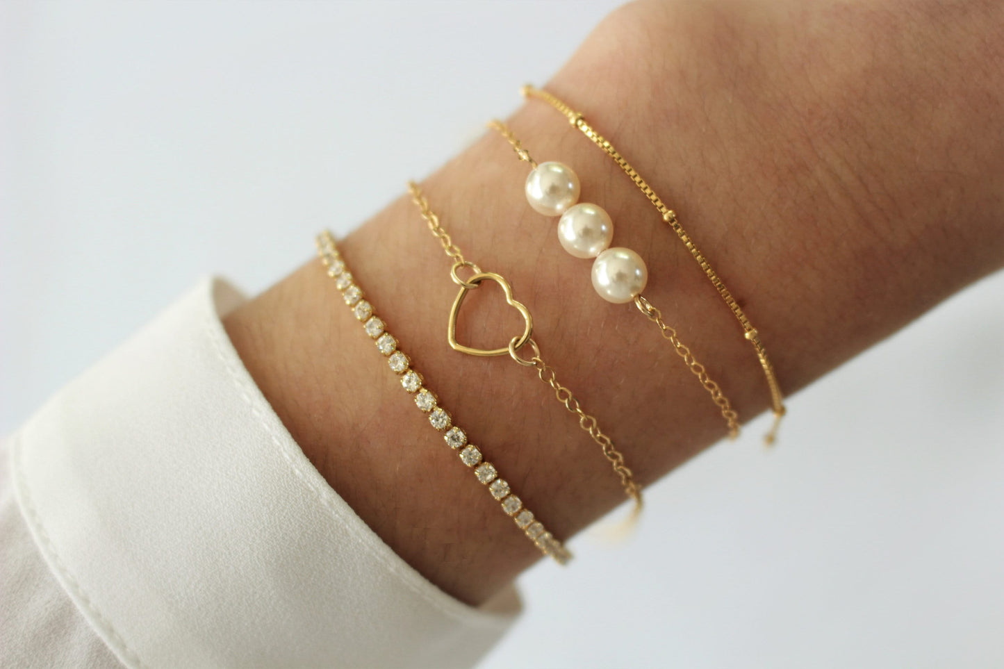 Wire Heart Bracelet in 14k Gold Filled ∙ Gold Layering Adjustable Bracelet