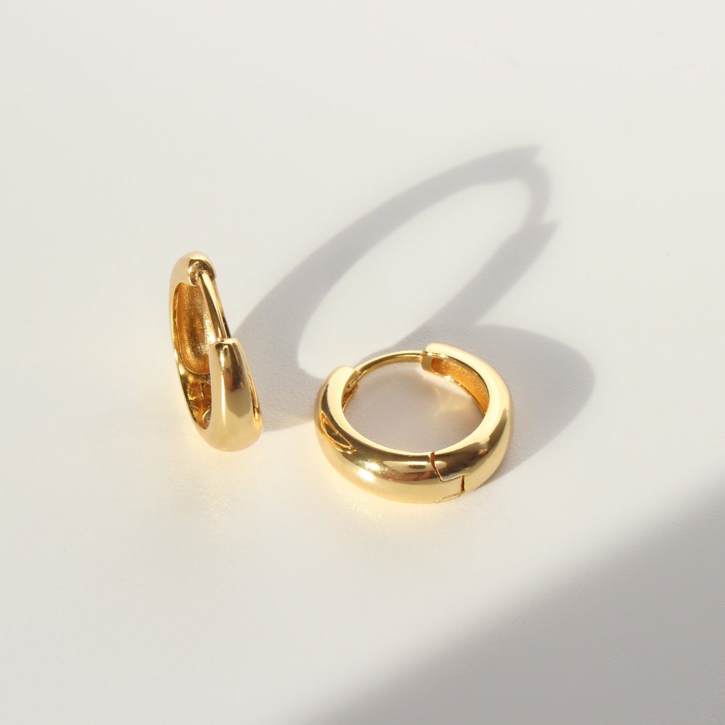 18 karat Gold Vermeil Hoops Earrings ∙ New version ∙ Huggies Gold Hoop ∙ 18mm Outside ∙ Mother's Day Jewelry ∙ Hypoallergenic ∙ WATERPROOF