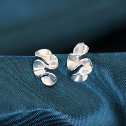 Dainty Ribbon Swirl Stud Earrings in 925 Sterling Silver