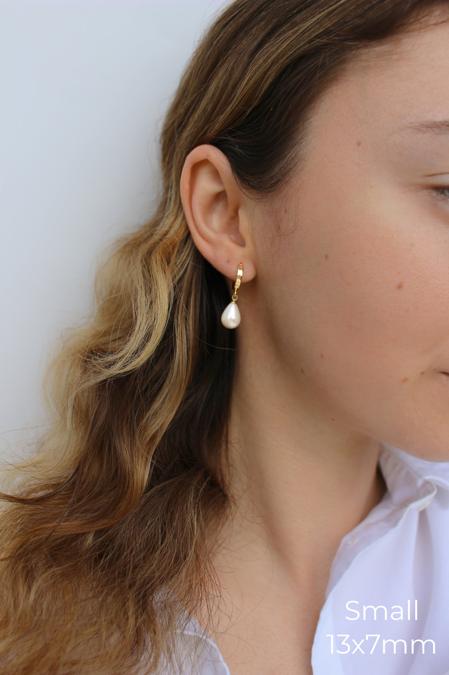 LYLA - 14K Gold Mini Hoops and Sea Shell ∙ Drop Pearl Earrings ∙ Golden Huggies Clip ∙ Drop Earrings ∙ Ocean Inspired Jewelry