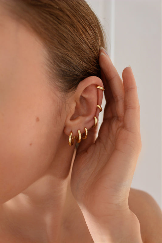 18k Gold Vermeil Waterproof Hoops ∙ Gold Huggie ∙ Simple tiny Earrings ∙ Unisex Earrings ∙ Dainty Hoops