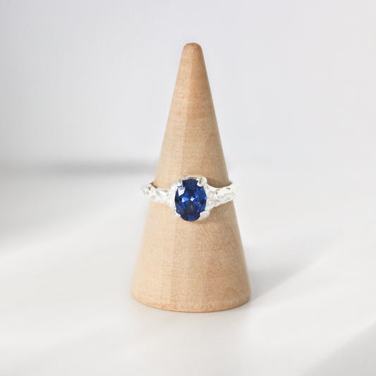 Waterproof ∙ Blue Sapphire Zirconia Ring in 925 sterling silver ∙ Oval cut ∙ Adjustable Ring ∙ Irregular shape ∙ Gift for her