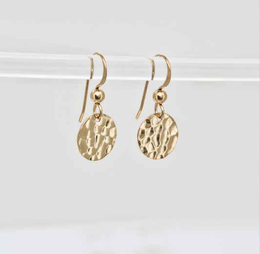 Flattering Minimal 14k Gold Filled Earrings ∙ Hammered Disc Drop Earrings ∙ Wedding Jewelry ∙ Dangle Earrings