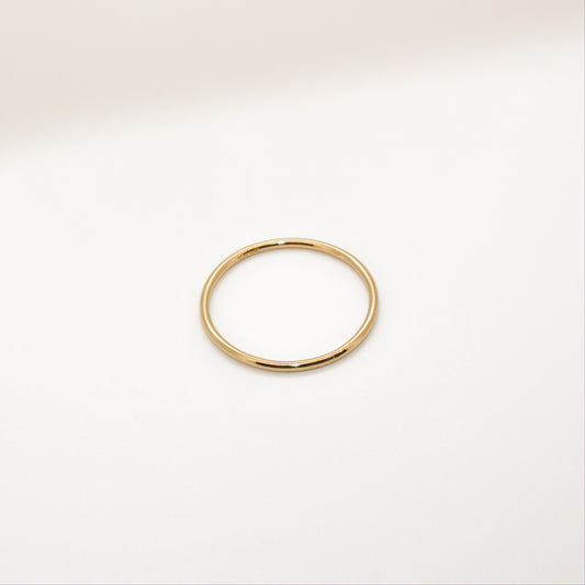 Thin Ring in 14K Gold Filled ∙ Minimalist Simple Gold Ring ∙ Mother Daughter Gift ∙ Stacking Ring ∙ Tarnish Resistant 1x