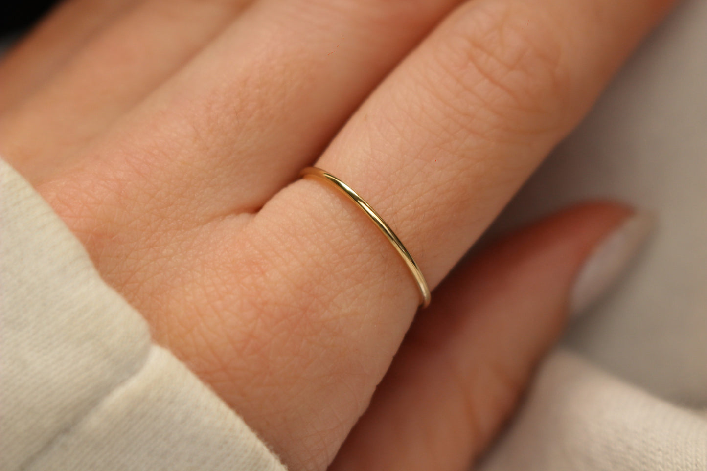 Thin Ring in 14K Gold Filled ∙ Minimalist Simple Gold Ring ∙ Mother Daughter Gift ∙ Stacking Ring ∙ Tarnish Resistant 1x