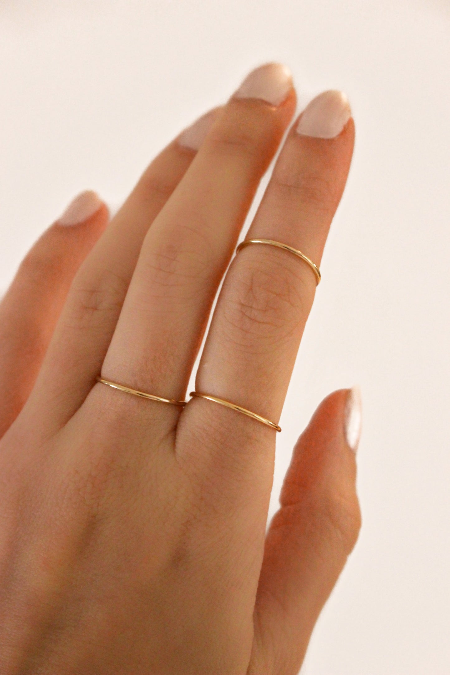 Thin Ring in 14K Gold Filled ∙ Minimalist Simple Gold Ring ∙ Mother Daughter Gift ∙ Stacking Ring ∙ Tarnish Resistant 1x