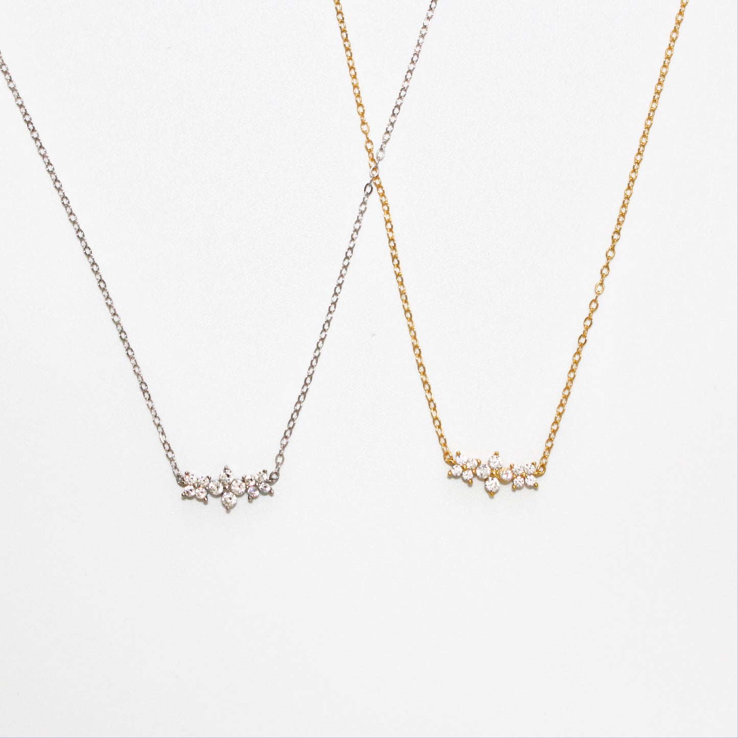925 Sterling Silver Dainty Flower Necklace ∙ Trio Flower Chain