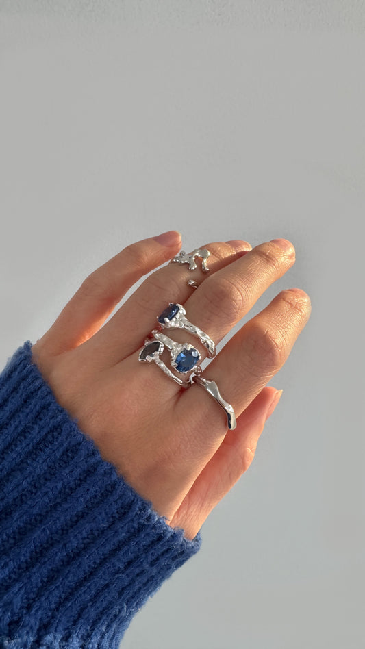 Waterproof ∙ Blue Sapphire Zirconia Ring in 925 sterling silver ∙ Oval cut ∙ Adjustable Ring ∙ Irregular shape ∙ Gift for her