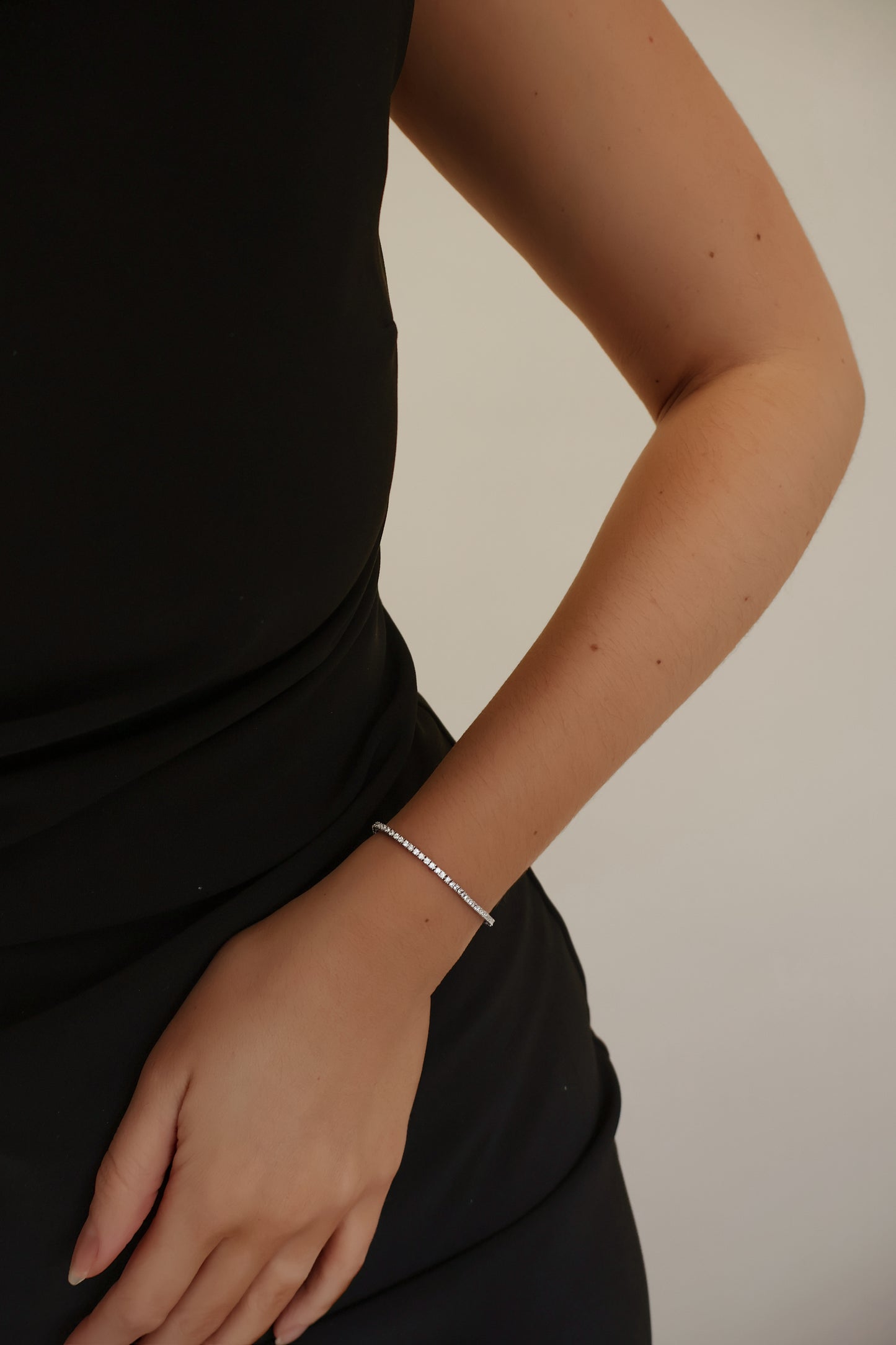 Minimalist Heart Tennis Bracelet in Silver Plated
