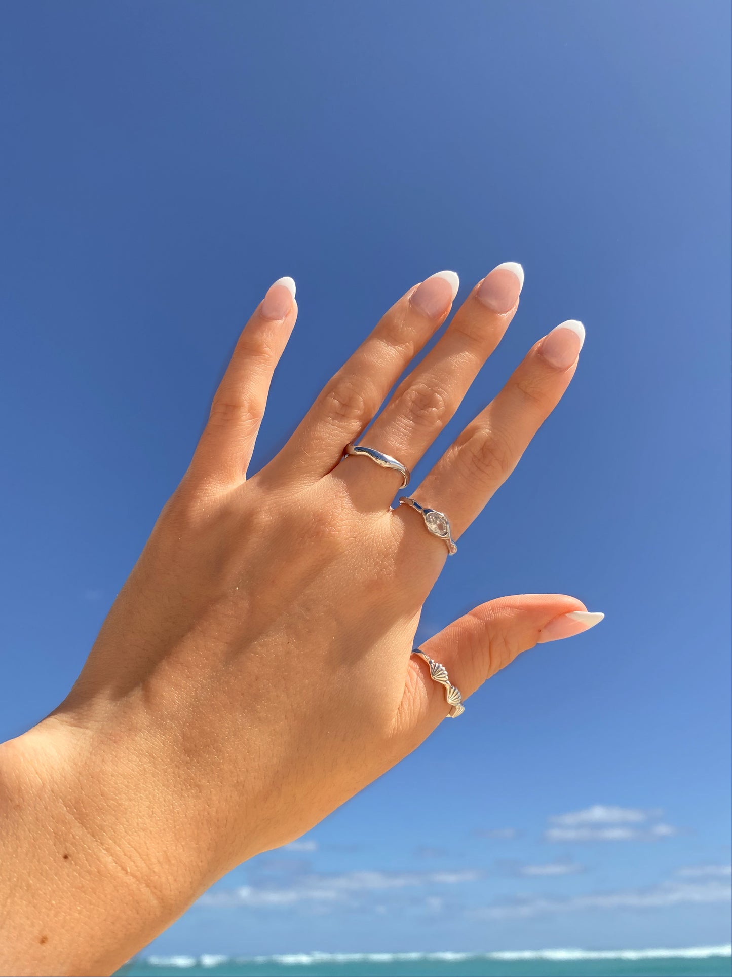 Seashell Minimalist Ring in 925 sterling silver ∙ Beach Jewelry ∙ 1 Size Fits All ∙ Hypoallergenic ∙ Boho Chic ∙ Waterproof