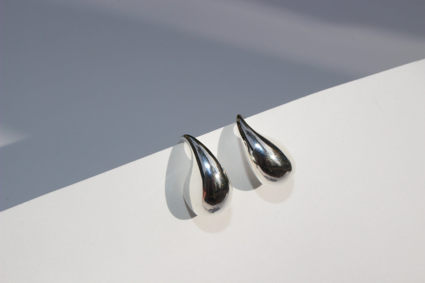 925 Sterling Silver Water Drop Earrings · Medium Teardrop