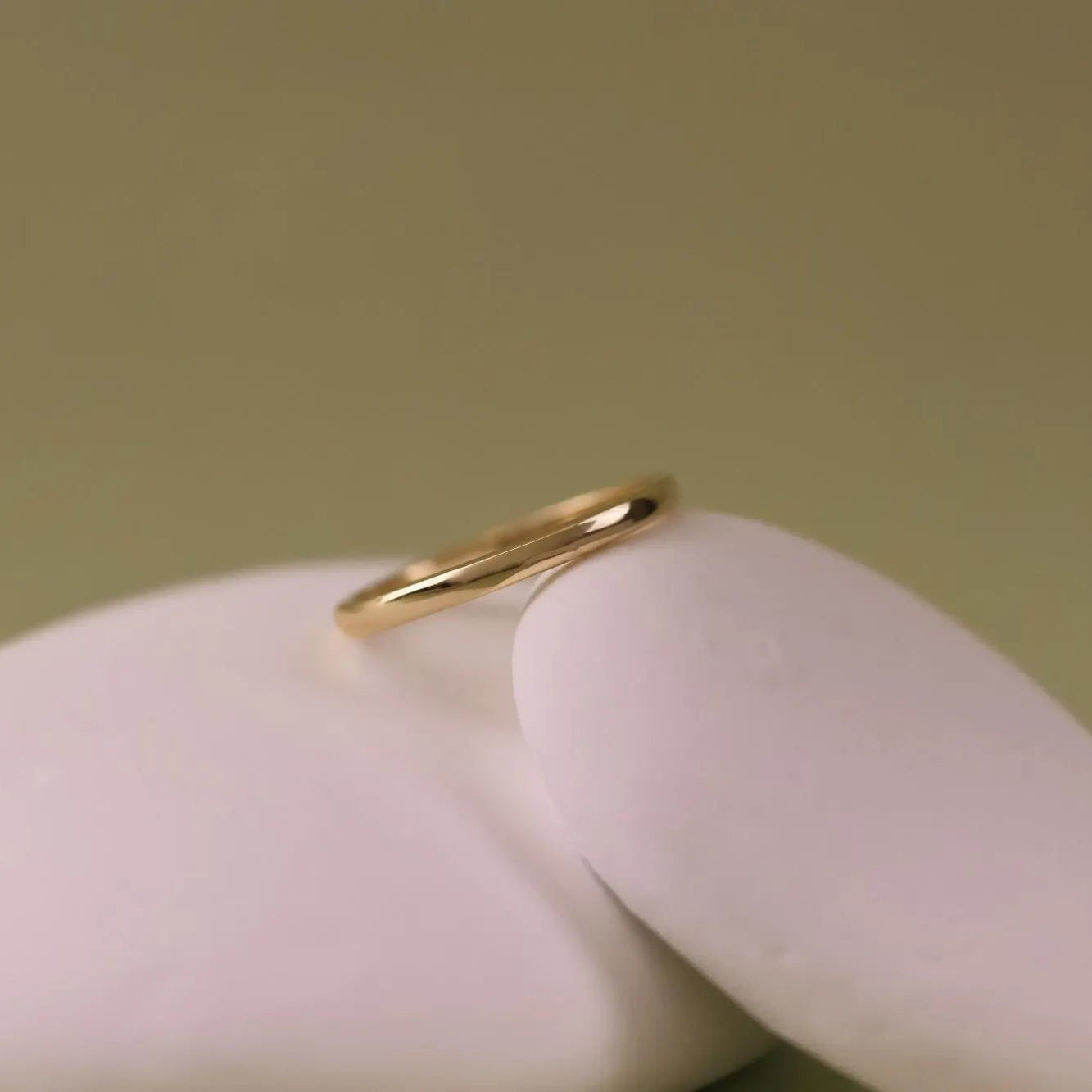 Eternity Band Ring in 925 Sterling Silver 18k Gold · Complete with a charm · Thin Stacking Ring · Domed Comfort Fit