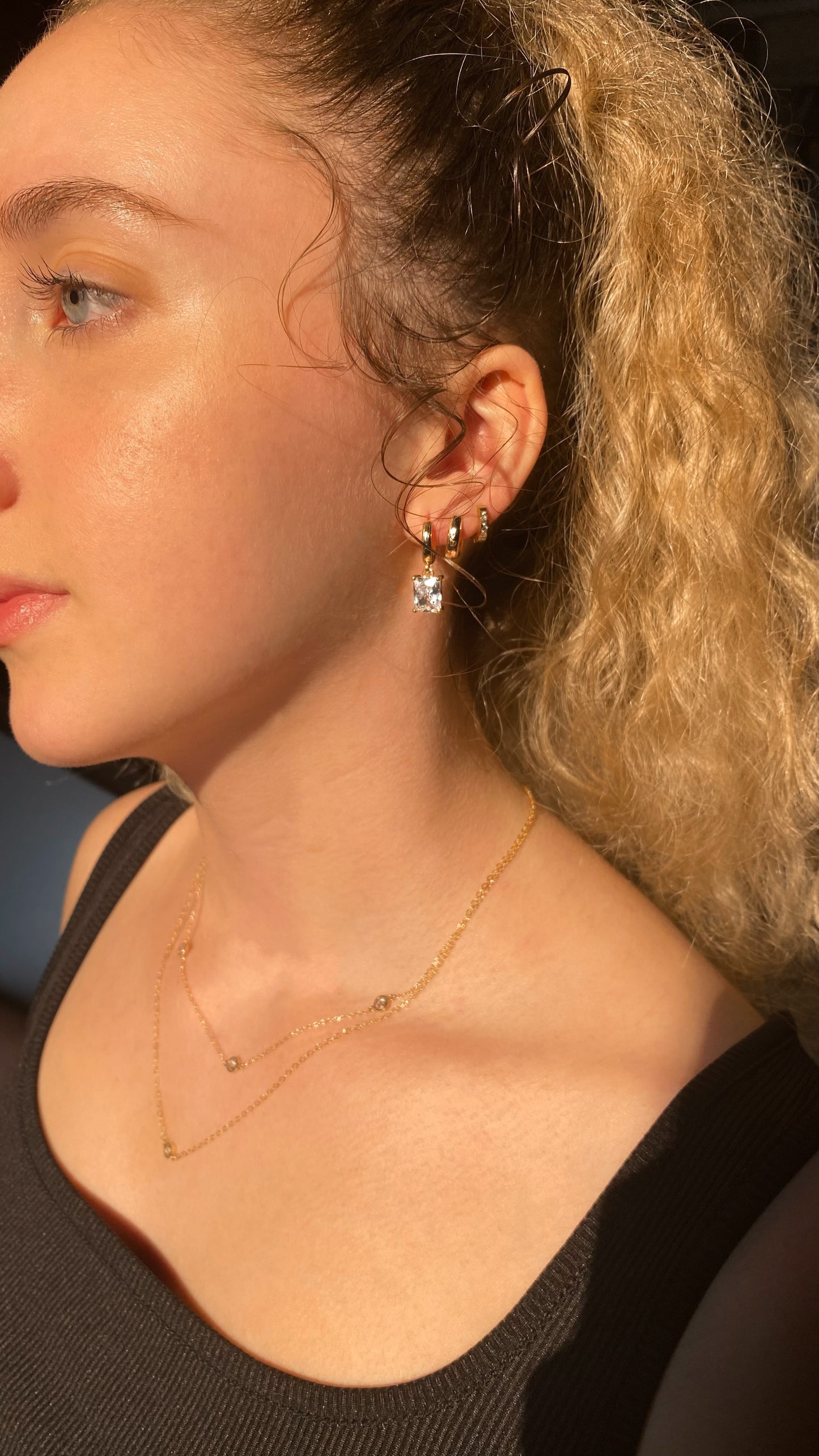 Emma - Boucles d'oreilles taille émeraude en or 24 carats remplies faites pour durer