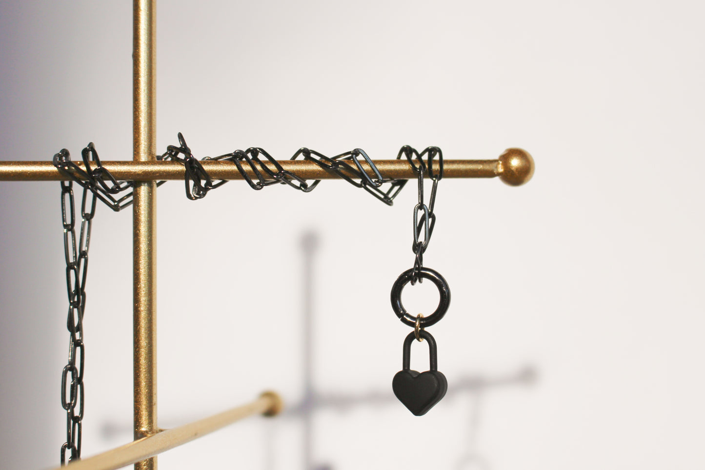 Paperclip Chain With Matte Padlock Black Heart ∙ Gate Ring Closure ∙ Easy to close