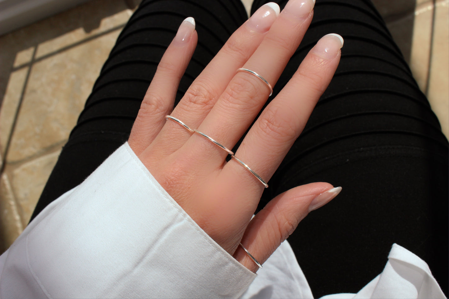 1x Pure Silvery and Shiny Minimalist Ring ∙ High Quality Waterproof & Tarnish Free ∙ Statement Ring ∙ Simple Delicate Thin Band Ring