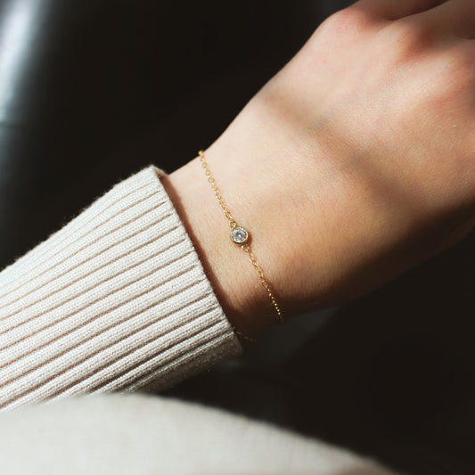 Étincelant - Bracelet rempli d'or 14 carats avec connecteur en zircon transparent