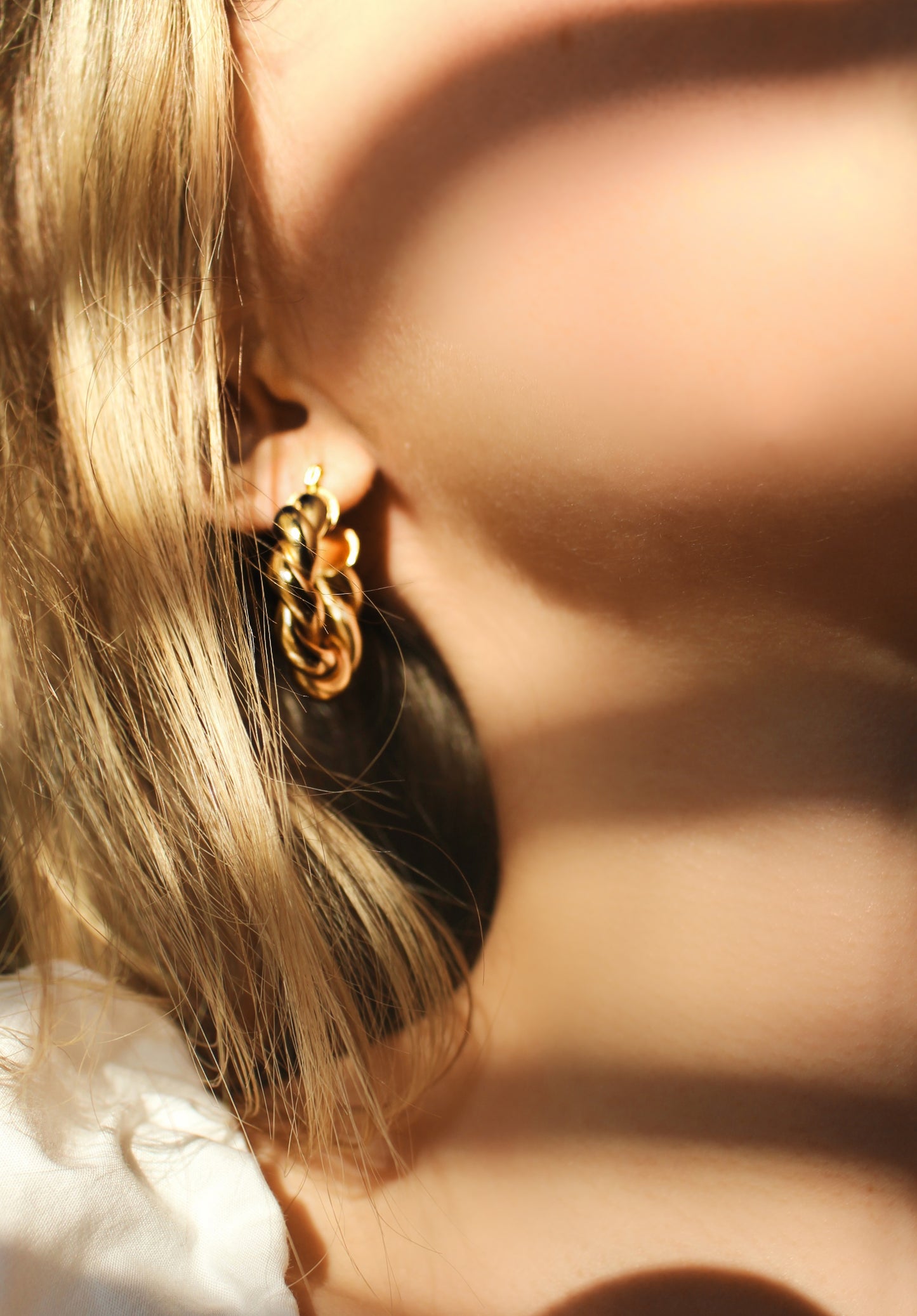 BROOKLYN - 3 sizes Gold Hoop Earrings in 14kt Gold · Bold chunky earrings · Twisted Gold Hoop Earrings · Durable Bold Hoops