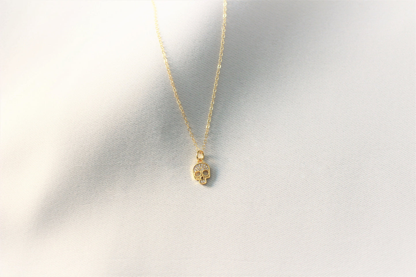 Dainty Skull Necklace ∙ 14k Gold filled chain ∙ Shiny charm pendant skull
