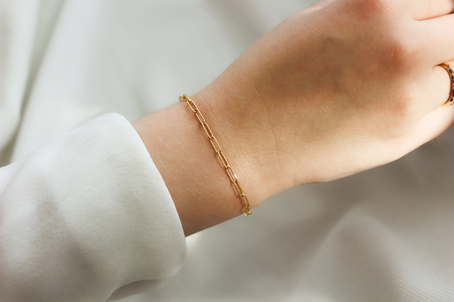 14k gold fill Paperclip Bracelet ∙ 3x8.8mm ∙ Rectangle Link Chain ∙ Sturdy Minimalist Bracelet For Her ∙ Chunky Bracelet ∙ Trendy Jewelry